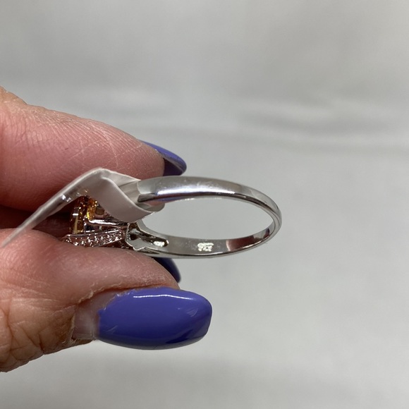 Beautiful sterling ring with light orange color glass stones - Picture 9 of 9